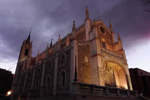 Tour Madrid Ville Moderne - Église des Hiéronymites