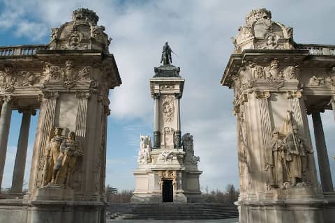 Tour Madrid Ville moderne - Alfonso XII Monument