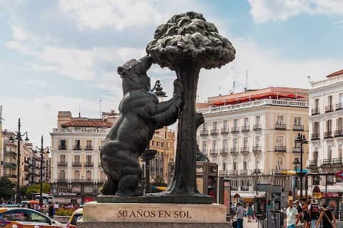 Visitas Guiadas Colegios e Institutos Madrid - El Oso y el Madroño